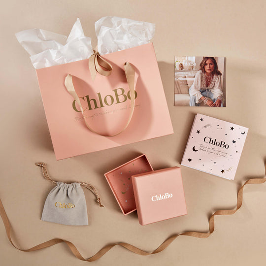 ChloBo | Gold Delicate Interlocking Love Heart Necklace